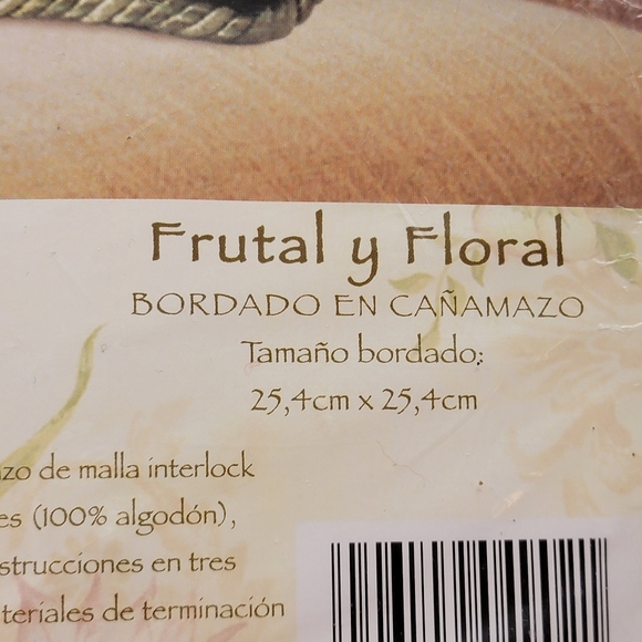 Bucilla Tracy Porter 2005 Needle Point Fruit & Floral Black Kit 4902 Retired - Picture 7 of 12